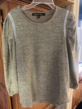 Louise Paris Women's Heather Gray Crew Neck Sweater with Shoulder Trim